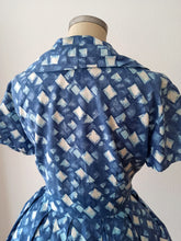 Load image into Gallery viewer, 1950s 1960s - PARIS - Adorable Abstract Cotton Dress - W31.5 (80cm)