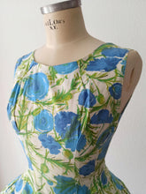 Charger l'image dans la galerie, 1950s - PARIS - Stunning Yellow Floral Cotton Dress - W26 (66cm)