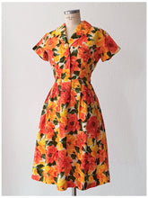 Charger l'image dans la galerie, 1950s - Stunning Roseprint Day Dress - W26 (66cm)