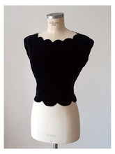Load image into Gallery viewer, 1950s 1960s - Gorgeous Black Velvet Top - W31.5 (80cm)
