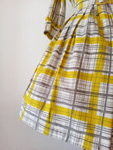 Load image into Gallery viewer, 1950s - Fabulous Yellow Grey Cotton Dress - W27.5 (70cm)