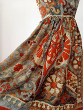 Load image into Gallery viewer, 1950s 1960s - MARIE BONHEUR, Paris - Exquisite Silk Dress - W25 (64cm)