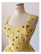 Load image into Gallery viewer, 1950s 1960s - Stunning Yellow Black Organza Dress - W26 (66cm)