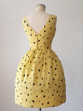 Load image into Gallery viewer, 1950s 1960s - Stunning Yellow Black Organza Dress - W26 (66cm)