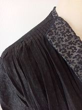 Cargar imagen en el visor de la galería, 1930s - Splendid Black Textured Crepe Dress - W32 (82cm)
