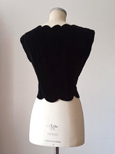 Load image into Gallery viewer, 1950s 1960s - Gorgeous Black Velvet Top - W31.5 (80cm)