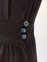 Cargar imagen en el visor de la galería, 1930s - Beautiful Black Embroidered Rayon Dress - W27.5 (70cm)