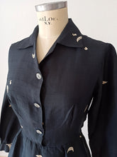 Cargar imagen en el visor de la galería, 1940s 1950s - Precious Half Moon Silk Dress - W30 (76cm)