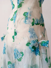 Cargar imagen en el visor de la galería, 1940s - Beautiful Floral Romantic Dress - W31 (80cm)