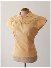 Charger l'image dans la galerie, 1940s 1950s - Adorable Buttercream Cotton Blouse - W31.5 (80cm)