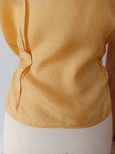 Cargar imagen en el visor de la galería, 1940s 1950s - Stunning Gold Silk Mao Collar Blouse - W34 (86cm)