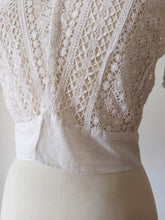 Cargar imagen en el visor de la galería, 1920s 1930s - Delicious Handmade Cotton Lace Blouse