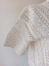 Cargar imagen en el visor de la galería, 1920s 1930s - Delicious Handmade Cotton Lace Blouse
