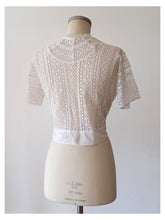 Cargar imagen en el visor de la galería, 1920s 1930s - Delicious Handmade Cotton Lace Blouse