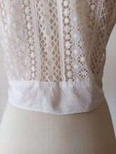 Cargar imagen en el visor de la galería, 1920s 1930s - Delicious Handmade Cotton Lace Blouse