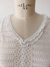 Charger l'image dans la galerie, 1920s 1930s - Adorable Handmade Cotton Blouse
