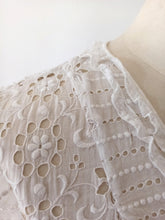 Charger l'image dans la galerie, 1920s 1930s - Adorable Handmade Cotton Blouse