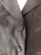 Cargar imagen en el visor de la galería, 1940s - PARIS - Exquisite New Look Black Silk Jacket - W28.5 (72cm)