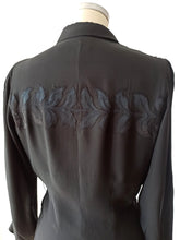 Cargar imagen en el visor de la galería, 1940s - PARIS - Exquisite New Look Black Silk Jacket - W28.5 (72cm)
