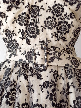 Laden Sie das Bild in den Galerie-Viewer, 1950s - Outstanding French Couture Bolero Dress - W28.5 (72cm)