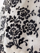 Laden Sie das Bild in den Galerie-Viewer, 1950s - Outstanding French Couture Bolero Dress - W28.5 (72cm)