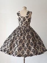 Laden Sie das Bild in den Galerie-Viewer, 1950s - Outstanding French Couture Bolero Dress - W28.5 (72cm)