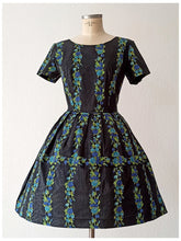 Cargar imagen en el visor de la galería, 1950s 1960s - Gorgeous Hydrangeas Print Cotton Dress - W29 (74cm)