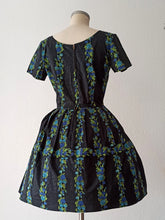 Cargar imagen en el visor de la galería, 1950s 1960s - Gorgeous Hydrangeas Print Cotton Dress - W29 (74cm)