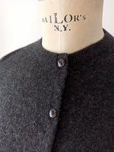 Cargar imagen en el visor de la galería, 1950s 1960s - PRINGLE, Scotland - Black Cashmere Cardigan