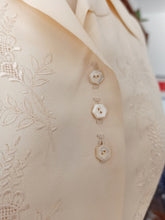 Cargar imagen en el visor de la galería, 1940s - Exquisite Embroidery Silk Crepe Blouse - Sz 42