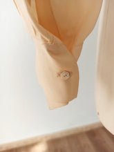 Cargar imagen en el visor de la galería, 1940s - Exquisite Embroidery Silk Crepe Blouse - Sz 42