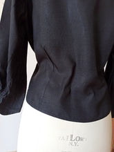 Carica l'immagine nel visualizzatore di Gallery, 1940s 1950s - Exquisite Black Silk Blouse - W39 (100cm)