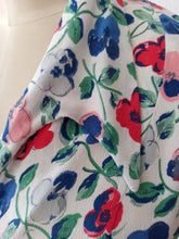Laden Sie das Bild in den Galerie-Viewer, 1930s 1940s - Adorable Floral Silk Crepe Dress - W32 (82cm)