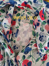 Laden Sie das Bild in den Galerie-Viewer, 1930s 1940s - Adorable Floral Silk Crepe Dress - W32 (82cm)