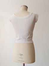 Cargar imagen en el visor de la galería, 1950s - DEADSTOCK - Gorgeous White Cotton Top - Sz S/M