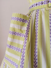 Laden Sie das Bild in den Galerie-Viewer, 1950s - MARIE BONHEUR, Paris - Exquisite Lime Purple Dress - W28.5 (72cm)