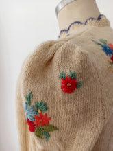 Charger l'image dans la galerie, 1940s - GERMANY/AUSTRIA - Adorable Embroidered Soft Wool Cardigan - Sz S/M