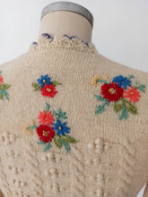Charger l'image dans la galerie, 1940s - GERMANY/AUSTRIA - Adorable Embroidered Soft Wool Cardigan - Sz S/M