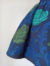 Charger l'image dans la galerie, 1950s - G & W - Stunning Textured Roses Cotton Dress - W29 (74cm)