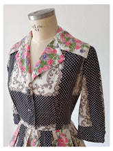 Load image into Gallery viewer, 1950s - Stunning Roseprint Dotted Cotton Dress - W27.5 (70cm)