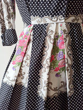 Load image into Gallery viewer, 1950s - Stunning Roseprint Dotted Cotton Dress - W27.5 (70cm)