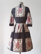 Load image into Gallery viewer, 1950s - Stunning Roseprint Dotted Cotton Dress - W27.5 (70cm)