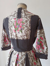 Load image into Gallery viewer, 1950s - Stunning Roseprint Dotted Cotton Dress - W27.5 (70cm)