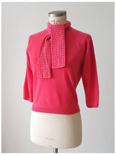 Charger l'image dans la galerie, 1950s - BALLANTYNE, Scotland - Pink Cashmere Sweater - Sz 38