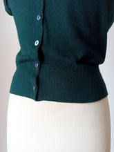 Charger l'image dans la galerie, 1950s - PRINGLE, Scotland - Forest Green Cashmere Jumper - Sz S/M