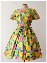 Load image into Gallery viewer, 1950s 1960s - DEADSTOCK - Stunning Roseprint Cotton Dress - W25 (64cm)