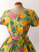 Load image into Gallery viewer, 1950s 1960s - DEADSTOCK - Stunning Roseprint Cotton Dress - W25 (64cm)