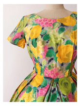 Load image into Gallery viewer, 1950s 1960s - DEADSTOCK - Stunning Roseprint Cotton Dress - W25 (64cm)