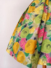 Load image into Gallery viewer, 1950s 1960s - DEADSTOCK - Stunning Roseprint Cotton Dress - W25 (64cm)