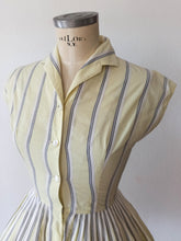 Charger l'image dans la galerie, 1950s - HASERL & HOSERL - Adorable Cotton Dress - W25 (64cm)